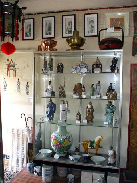 中国専門店　チャイナ・ウオッチングの店内　2011年　2