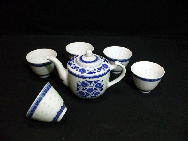 中国景徳鎮　茶器　五つ China Vintage 景徳鎮 中国 茶器 青花 玲瓏 湯呑 5客揃 ホタル 蛍焼