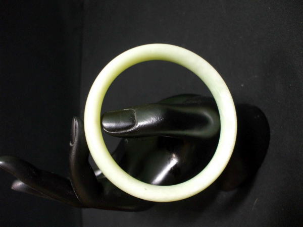 �ʐ΃u���X���b�g�@�@�@�����G��