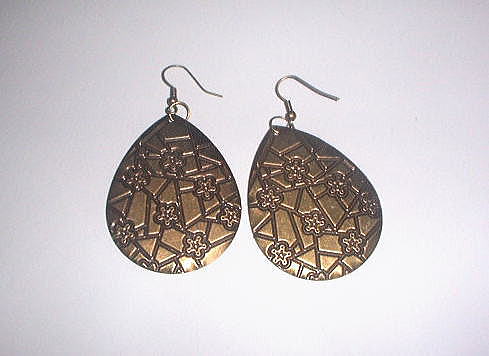 �A���e�B�[�N���r�A�X