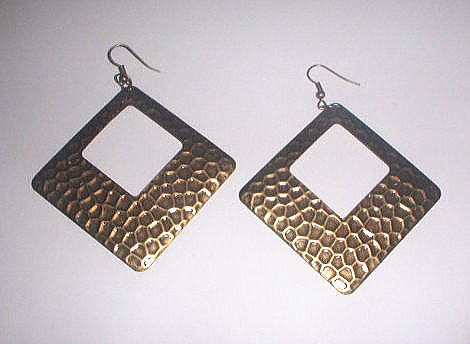 �A���e�B�[�N���r�A�X