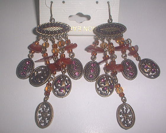 �A���e�B�[�N���r�A�X