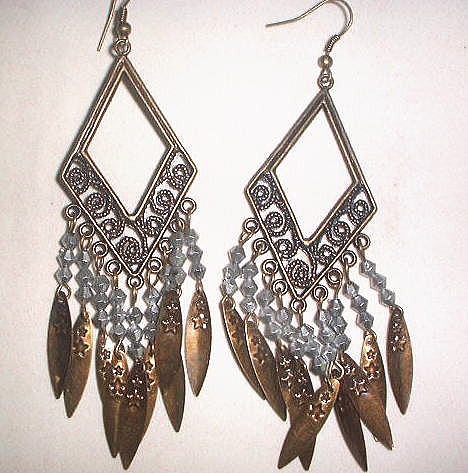 �A���e�B�[�N���s�A�X